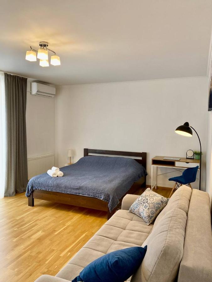 Cozy Apartment Next To The Park Тернополь Экстерьер фото