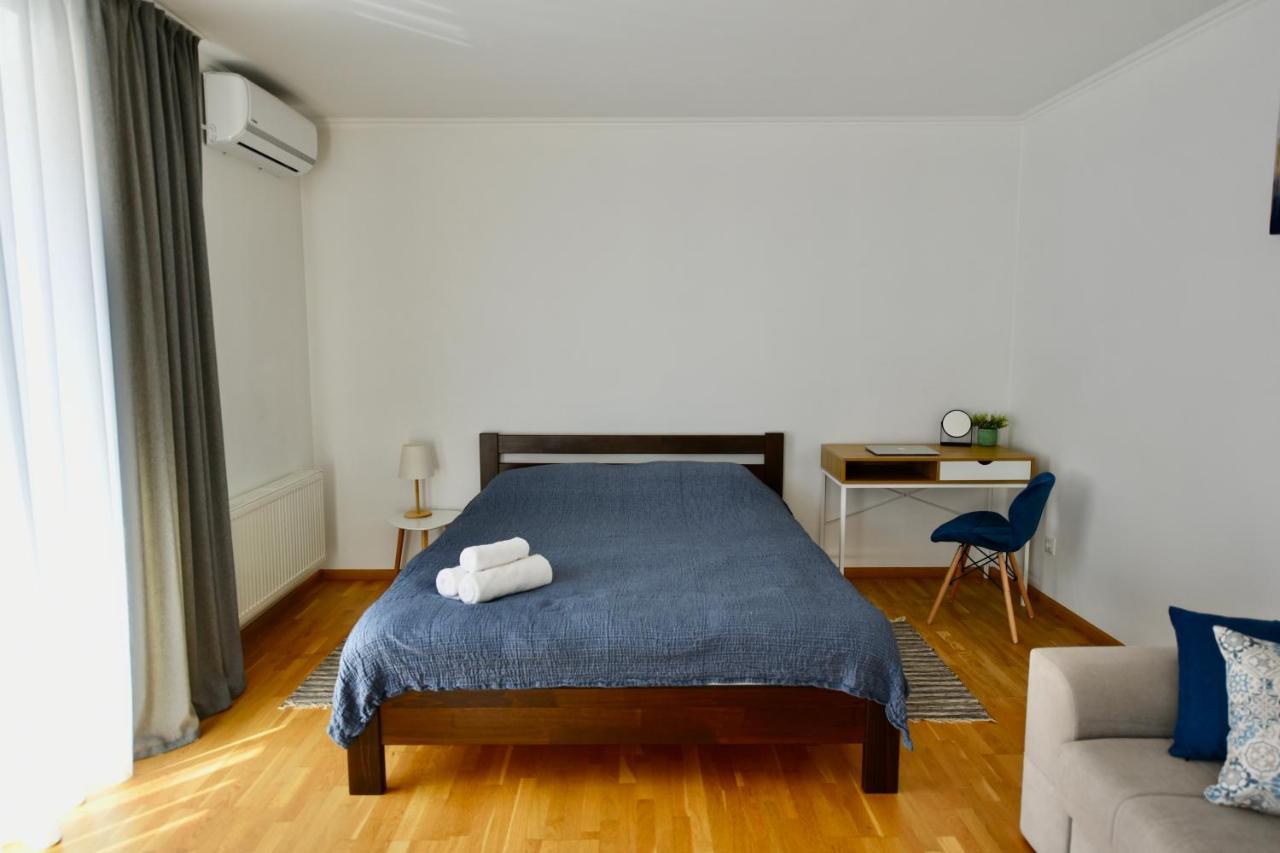 Cozy Apartment Next To The Park Тернополь Экстерьер фото