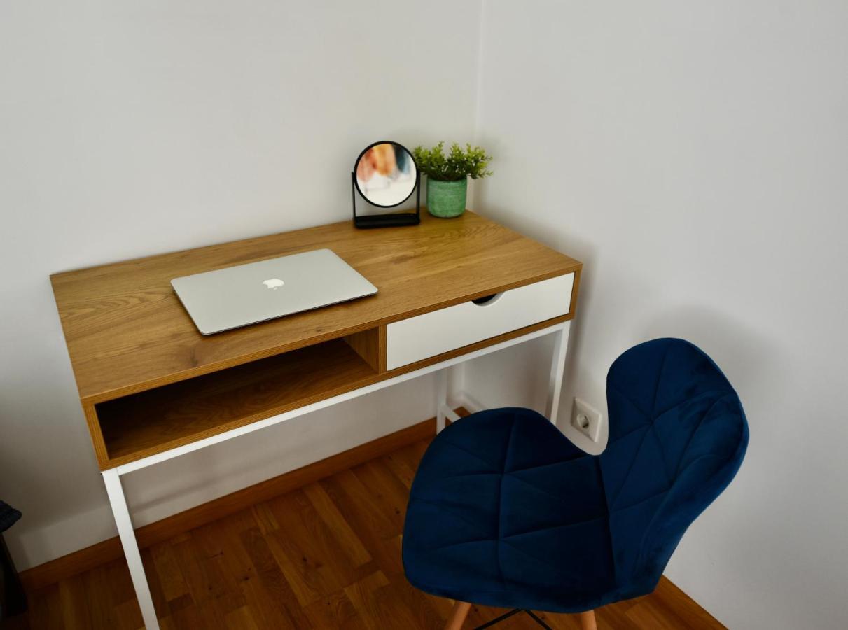 Cozy Apartment Next To The Park Тернополь Экстерьер фото